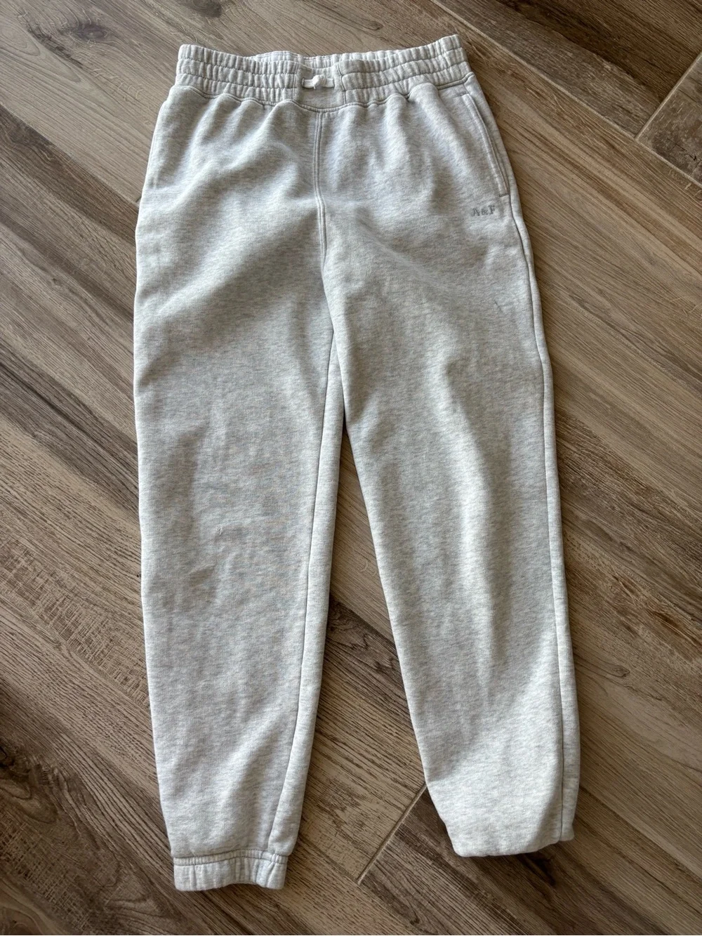 abercrombie kids light gray jogger sweatpants size 11-12